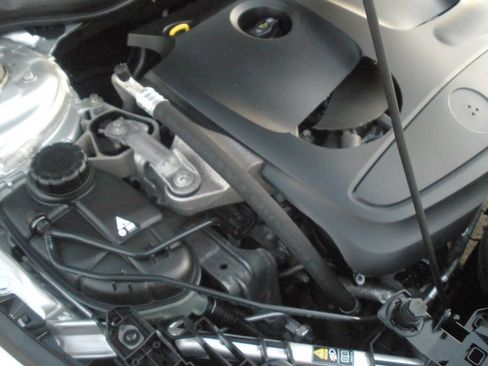 Used 2014 Mercedes-Benz CLA 250 4MATIC image 17