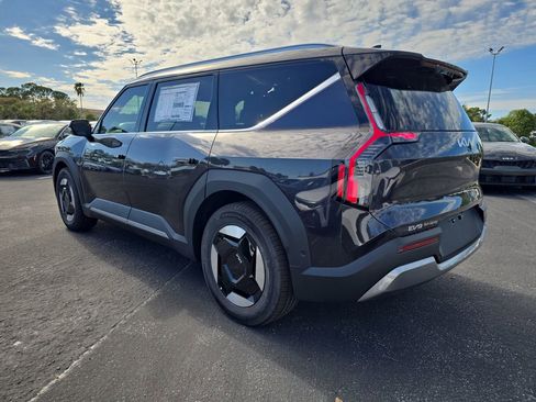 New 2026 Kia EV9 Wind AWD/4WD image 6