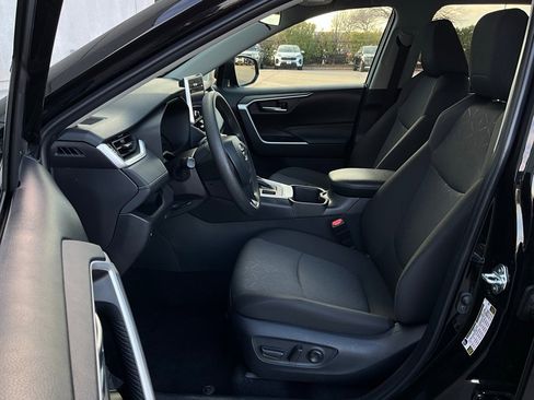 Used 2025 Toyota RAV4 XLE image 10