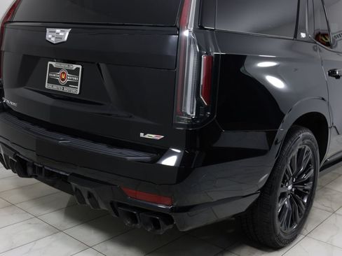 Used 2024 Cadillac Escalade V w/ LPO, ONYX Package AWD/4WD image 46