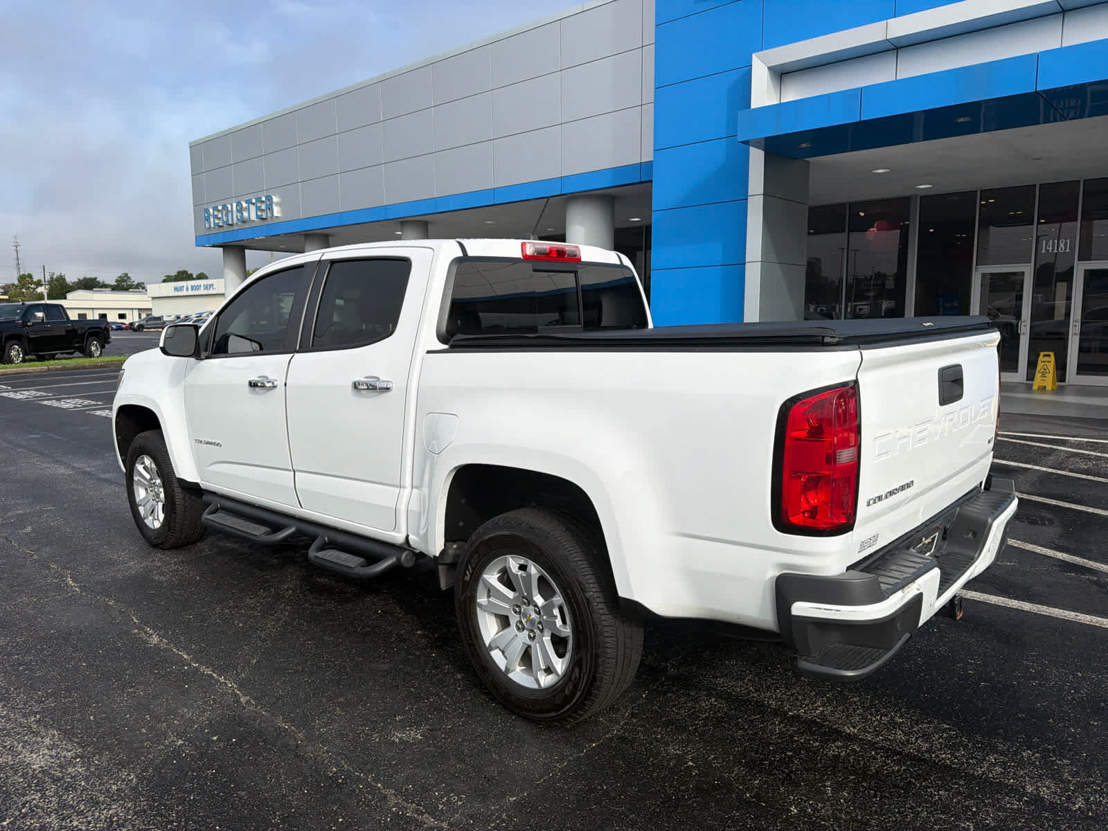 Used 2022 Chevrolet Colorado LT w/ Safety Package RWD image 3