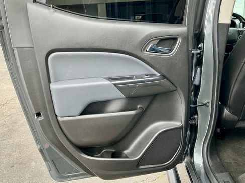 Used 2017 Chevrolet Colorado Z71 image 32