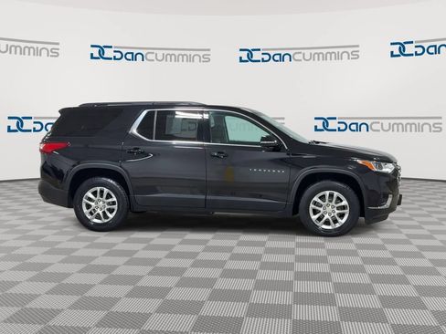 Used 2019 Chevrolet Traverse LT FWD image 2