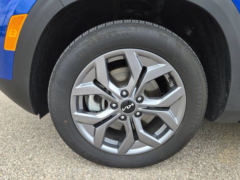 Used 2024 Kia Seltos S AWD/4WD image 17