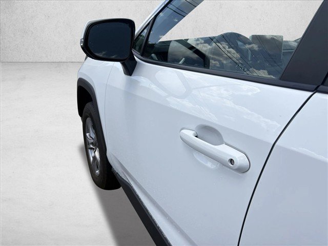 Certified 2025 Toyota RAV4 XLE AWD/4WD image 30