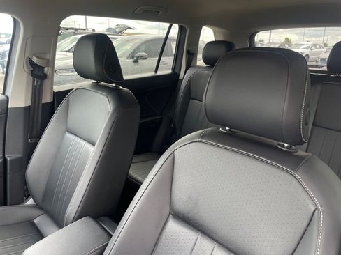 Used 2024 Volkswagen Tiguan SE w/ MDO Package, Two-Row AWD/4WD image 21