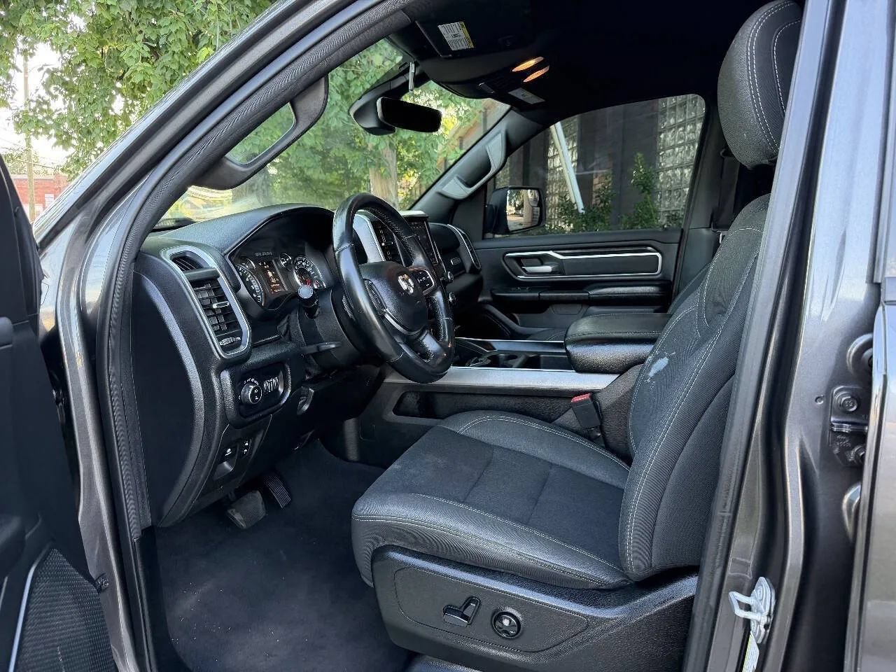 Used 2019 RAM 1500 Big Horn AWD/4WD image 14