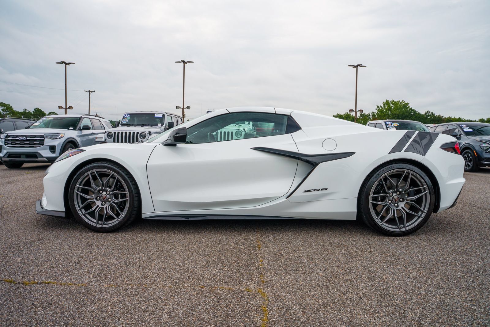 Used 2024 Chevrolet Corvette Z06 RWD image 10