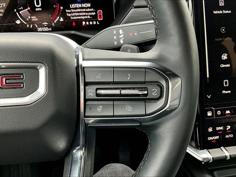 Used 2024 GMC Acadia Elevation image 24