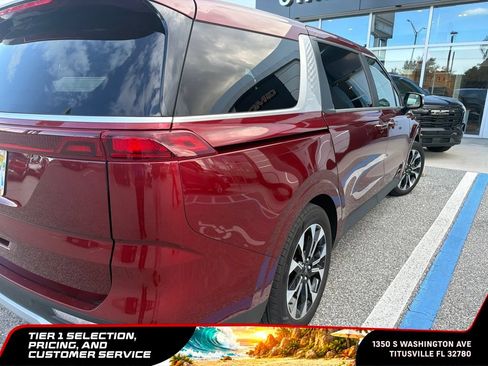 Used 2024 Kia Carnival EX FWD image 3