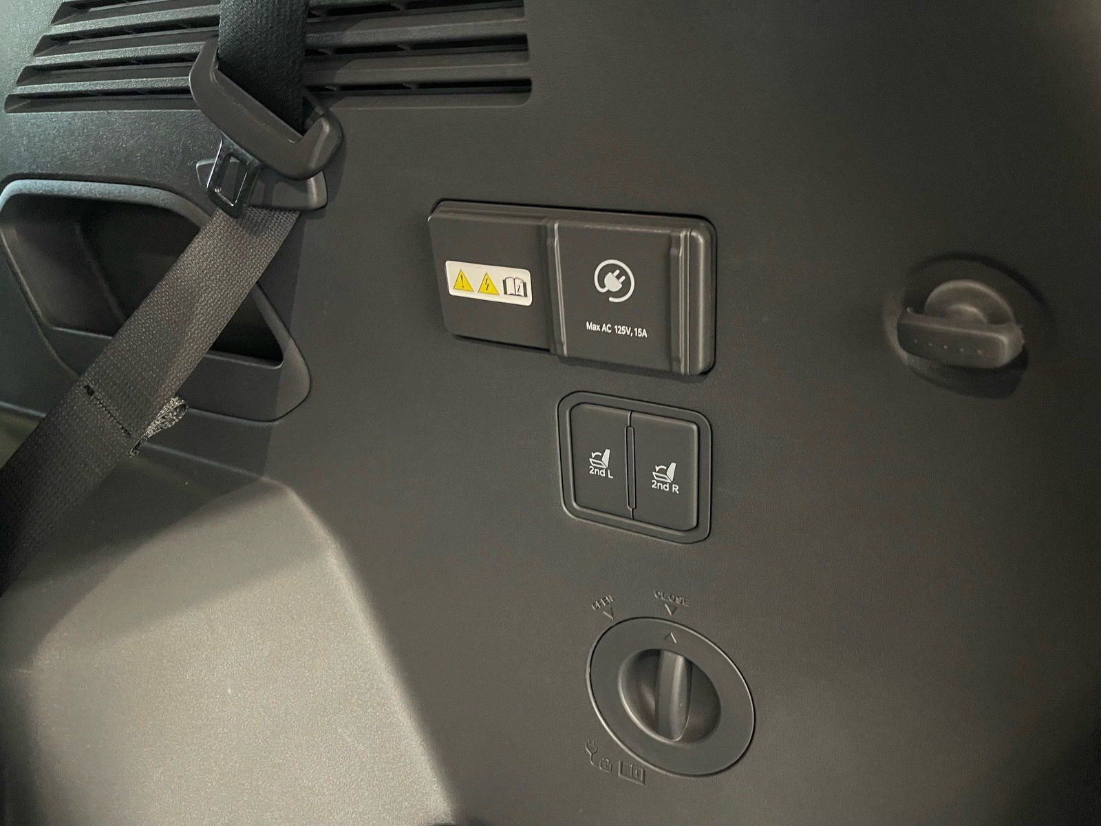 Used 2024 Kia EV9 Light RWD image 38