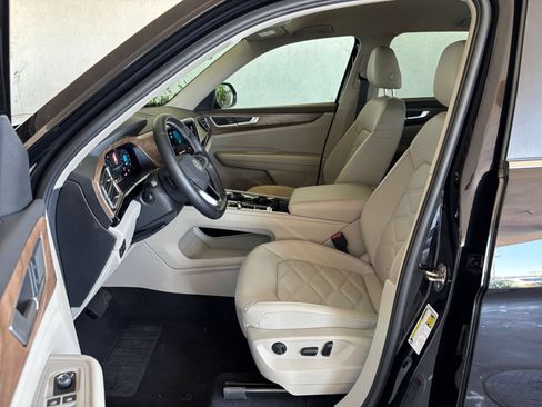 Used 2026 Volkswagen Atlas SE FWD image 24