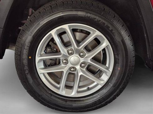 Used 2021 Jeep Grand Cherokee L Laredo w/ Luxury Tech Group I RWD image 24