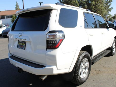 Used 2020 Toyota 4Runner SR5 Premium w/ Moonroof Package RWD image 37