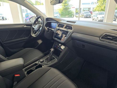 Used 2023 Volkswagen Tiguan SE w/ Panoramic Sunroof Package AWD/4WD image 44
