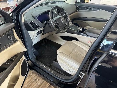 Used 2019 Lincoln Nautilus Reserve image 9