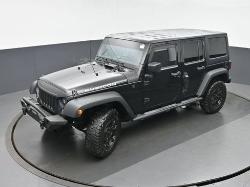 Used 2016 Jeep Wrangler Unlimited Rubicon w/ Connectivity Group AWD/4WD image 32