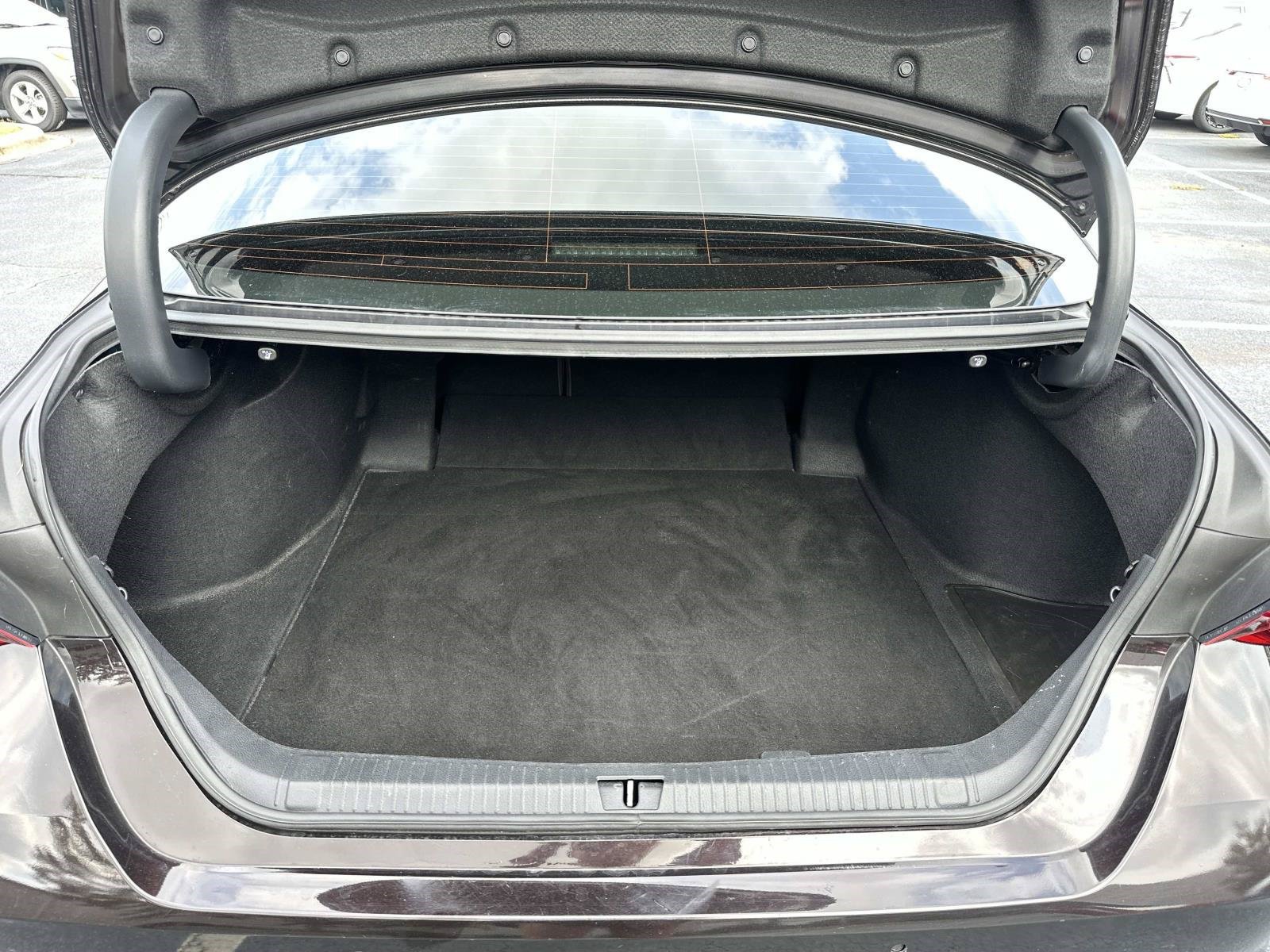 Used 2021 Toyota Avalon Limited w/ Advanced Safety Package FWD image 9