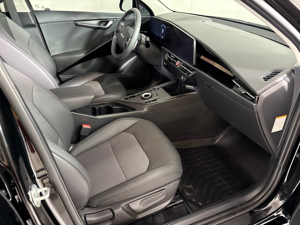 Used 2025 Kia Niro Wind FWD image 22