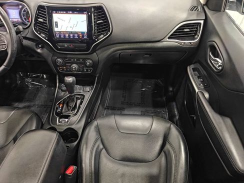 Used 2019 Jeep Cherokee Limited w/ Trailer Tow Group AWD/4WD image 27