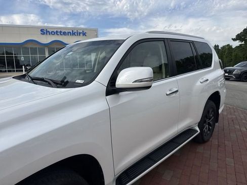 Used 2023 Lexus GX 460 Premium AWD/4WD image 5