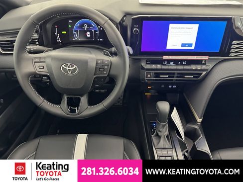 New 2026 Toyota Camry Hybrid FWD image 8