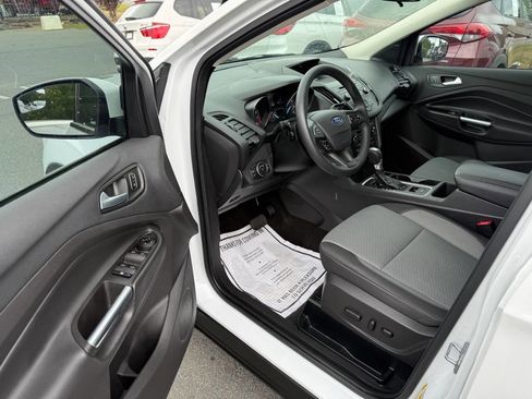 Used 2017 Ford Escape SE FWD image 7