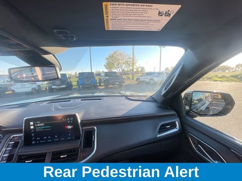 Used 2022 Chevrolet Suburban Z71 w/ Luxury Package image 19