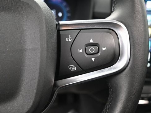 Used 2024 Volvo XC40 B5 Ultimate w/ Protection Package Premier image 20