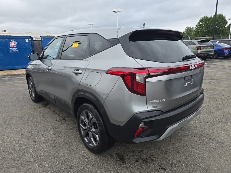 Used 2024 Kia Seltos LX AWD/4WD image 5