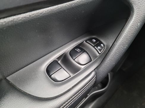 Used 2016 Nissan Rogue SV w/ SV Premium Package image 13