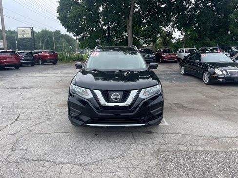 Used 2017 Nissan Rogue SV w/ SV Premium Package AWD/4WD image 2