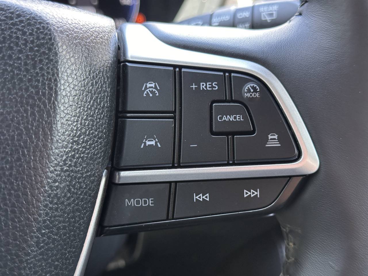 Used 2025 Toyota Grand Highlander AWD Hybrid w/ Blackout Package (GST) image 44