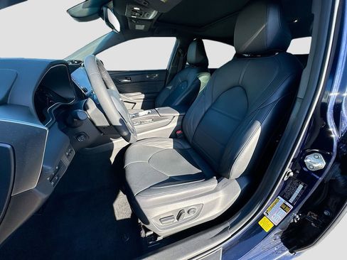 Used 2021 Toyota Avalon Limited image 26