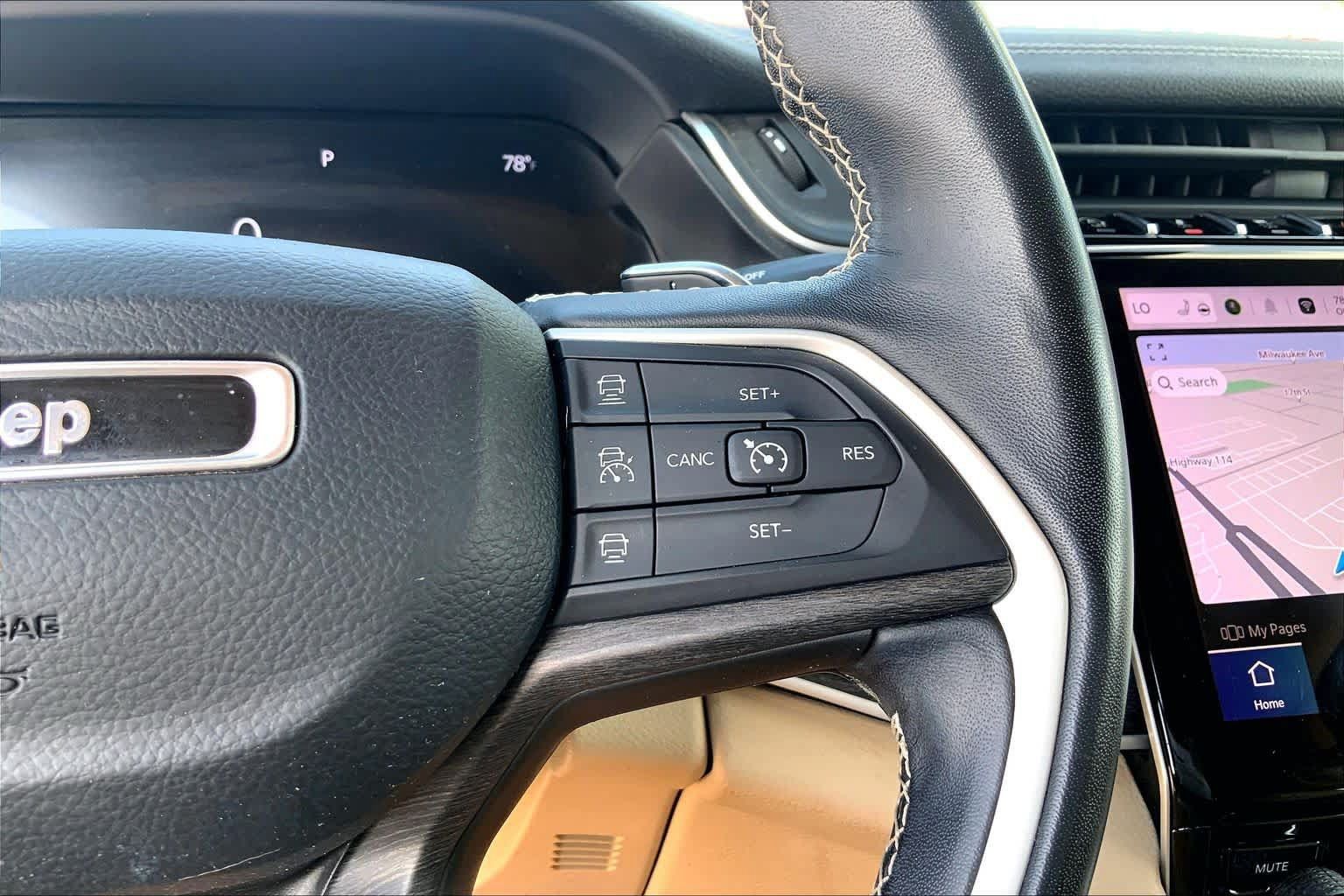 Used 2022 Jeep Grand Cherokee L Limited AWD/4WD image 25
