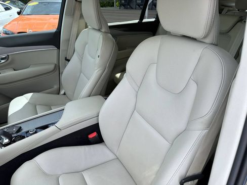 Used 2024 Volvo XC90 B5 Core w/ Protection Package Premier AWD/4WD image 14