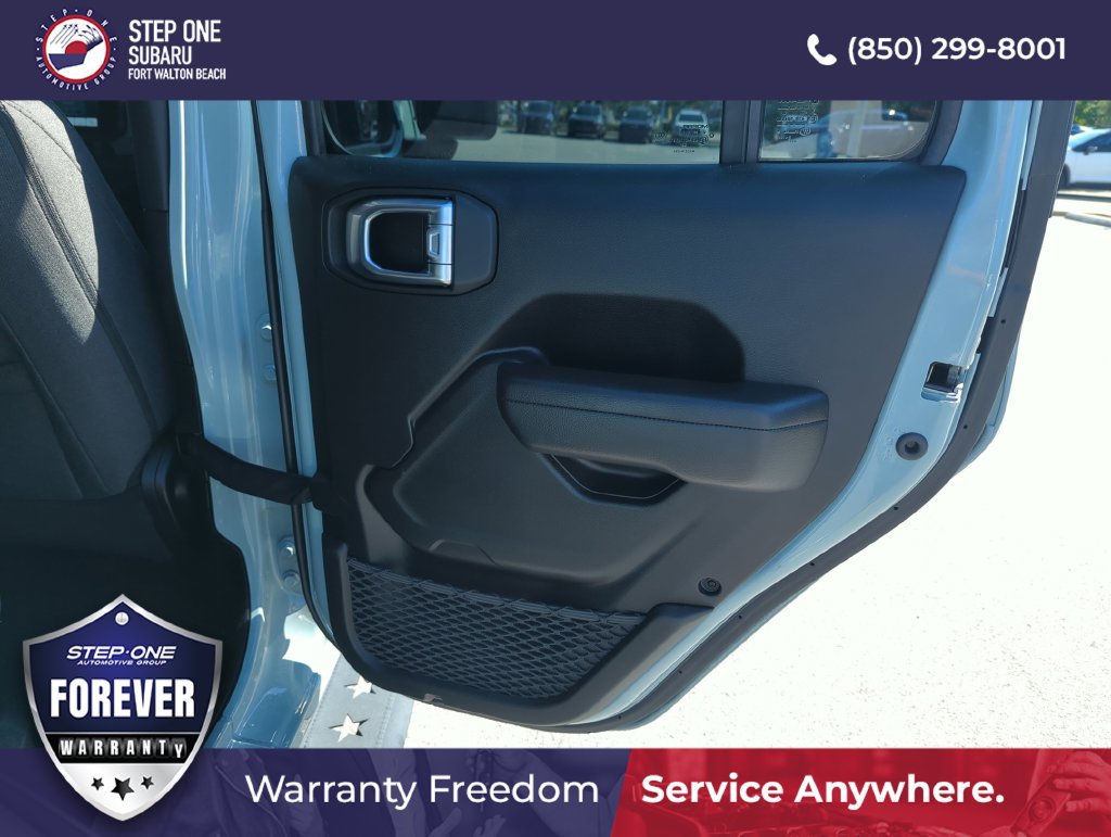 Used 2024 Jeep Wrangler Unlimited w/ Convenience Group AWD/4WD image 30