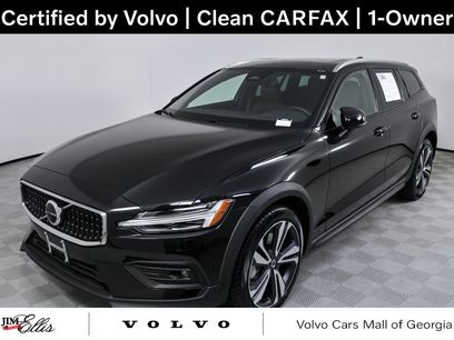 Certified 2025 Volvo V60 B5 Cross Country Plus