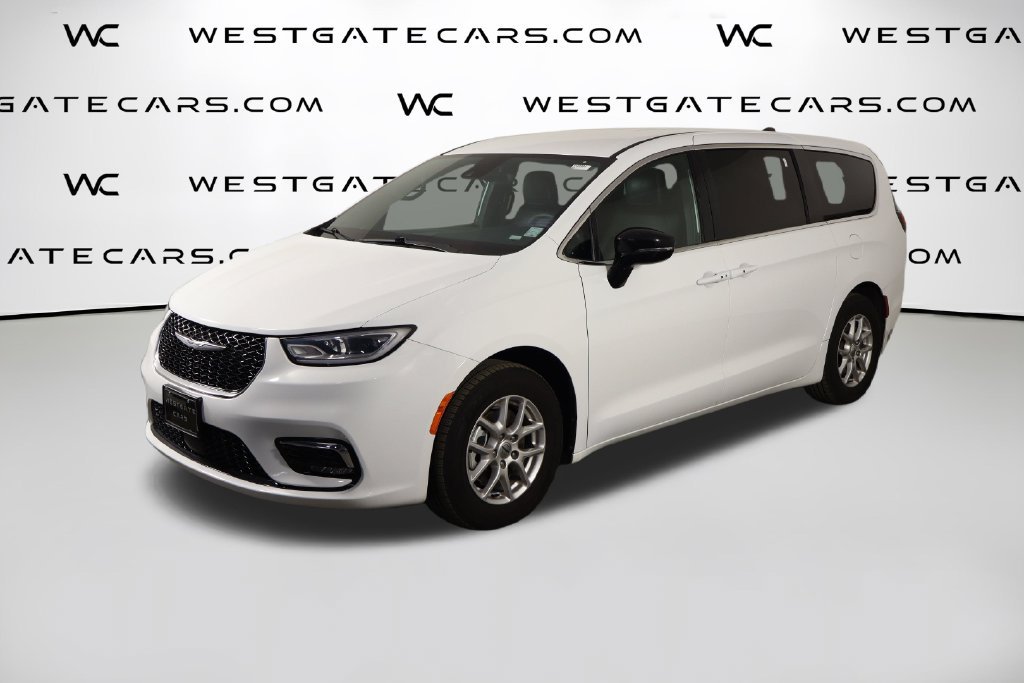 Used 2025 Chrysler Pacifica Select FWD 360° Tour