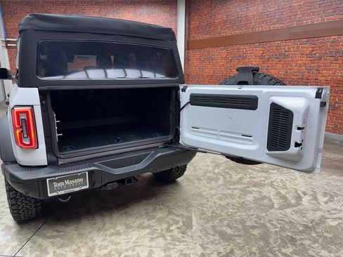 Used 2023 Ford Bronco Badlands image 30