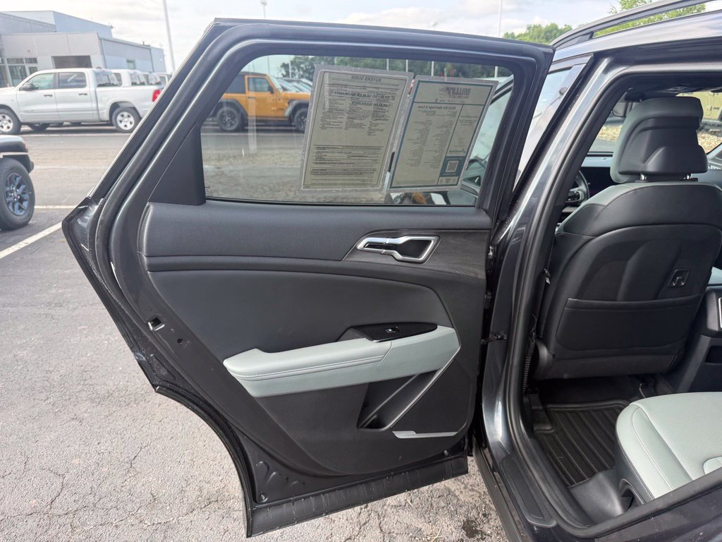 Used 2023 Kia Sportage X-Line w/ X-Line Premium Package AWD/4WD image 29