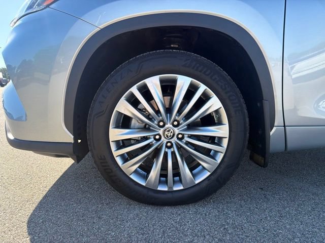 Used 2024 Toyota Highlander Platinum AWD/4WD image 43
