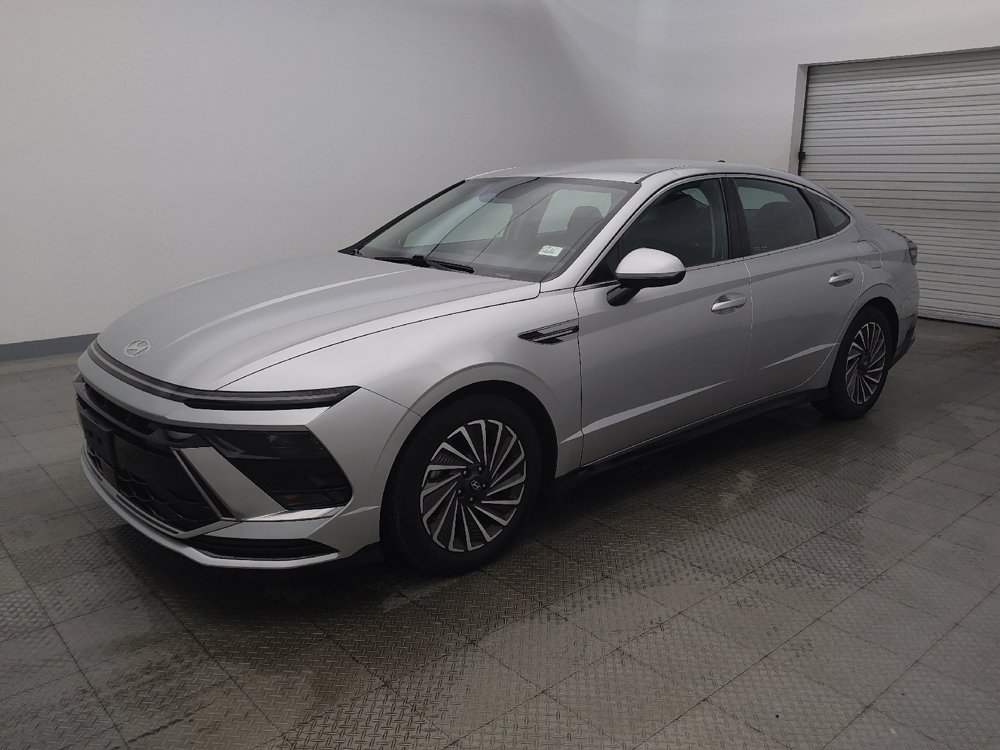 Used 2025 Hyundai Sonata SEL FWD image 2