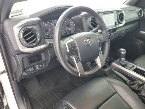 Used 2019 Toyota Tacoma Limited image 17