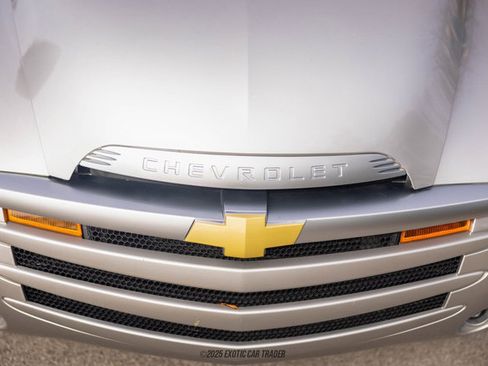 Used 2005 Chevrolet SSR w/ Preferred Equipment Group image 76