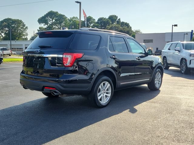 Used 2018 Ford Explorer XLT AWD/4WD image 4