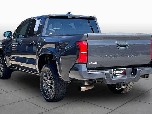 Used 2025 Toyota Tacoma SR5 AWD/4WD image 12