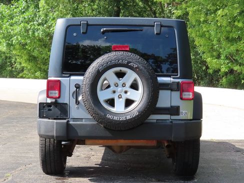 Used 2018 Jeep Wrangler Unlimited Sport S AWD/4WD image 5