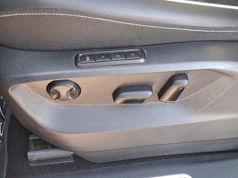 Used 2022 Volkswagen Tiguan SEL R-Line image 21