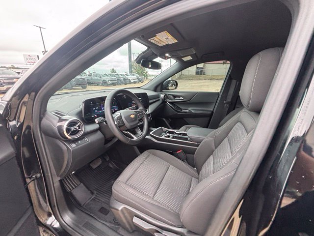 Used 2026 Chevrolet Equinox LT FWD image 11